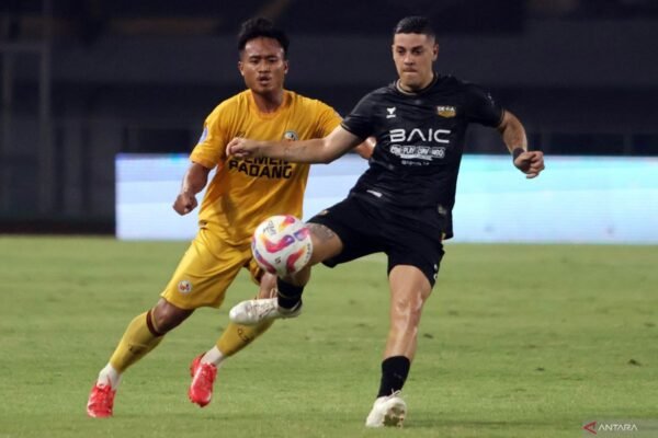 Alexis Messidoro Memperkuat Mental Menjelang Pertandingan Melawan Persis Solo