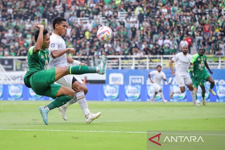 Jadwal Liga 1 Indonesia: Derbi Jatim Dipersiapkan, Persib Menyambut Kedatangan PSS