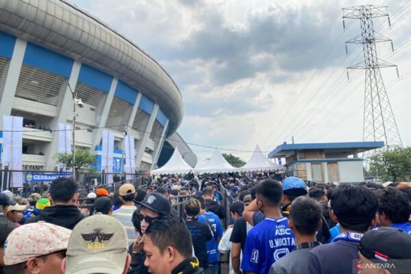Larangan PSS Sleman: Suporter Dilarang Masuk Stadion GBLA Menurut Persib Bandung