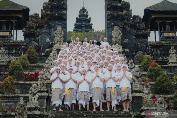 Tradisi Spiritual: Bali United Persiapkan Diri Menjelang Kompetisi 2025/2026 Tradisi Spiritual: Bali United Persiapkan Diri Menjelang Kompetisi 2025/2026