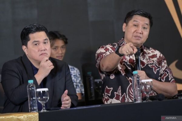 Here are some alternate title suggestions for "Daftar 30 Pemain Liga Indonesia All Star di Piala Presiden 2025":

1. "30 Pemain Terbaik Liga Indonesia All Star untuk Piala Presiden 2025"
2. "Daftar Pemain Liga Indonesia All Star: Piala Presiden 2025"
3. "Tim All Star Liga Indonesia: 30 Pemain Unggulan Piala Presiden 2025"
4. "Piala Presiden 2025: 30 Bintang Liga Indonesia dalam Tim All Star"
5. "Profil 30 Pemain Liga Indonesia All Star di Piala Presiden 2025"
6. "Mengungkap 30 Pemain Pilihan Liga Indonesia All Star untuk Piala Presiden 2025"
7. "30 Pemain Liga Indonesia yang Membentuk Tim All Star Piala Presiden 2025"
8. "All Star Liga Indonesia: Daftar 30 Pemain untuk Piala Presiden 2025"
9. "Piala Presiden 2025: Tim All Star Liga Indonesia dengan 30 Pemain Terpilih"
10. "Menyongsong Piala Presiden 2025: Daftar 30 Pemain All Star Liga Indonesia"

Feel free to use any of these titles!