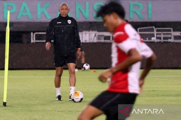 Nova Arianto Bidik 30 Pemain untuk Bentuk Tim U-17 yang Kompetitif Nova Arianto Bidik 30 Pemain untuk Bentuk Tim U-17 yang Kompetitif
