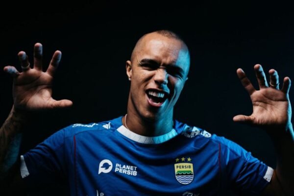 Persib Bandung Resmi Mengontrak Dua Pemain Asing Baru Persib Bandung Resmi Mengontrak Dua Pemain Asing Baru