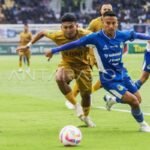 Here are some alternate titles for "Jadwal Lengkap PSIM Yogyakarta di Super League Musim 2025/2026":

1. "Panduan Jadwal PSIM Yogyakarta di Super League 2025/2026"
2. "Rincian Pertandingan PSIM Yogyakarta di Super League Musim 2025/2026"
3. "Jadwal Pertandingan PSIM Yogyakarta di Super League 2025/2026"
4. "Jadwal Kompetisi Lengkap PSIM Yogyakarta di Super League 2025/2026"
5. "Selengkapnya Jadwal PSIM Yogyakarta di Super League Musim 2025/2026"
6. "Daftar Pertandingan PSIM Yogyakarta di Super League 2025/2026"
7. "Jadwal Resmi PSIM Yogyakarta untuk Super League 2025/2026"
8. "Inilah Jadwal PSIM Yogyakarta di Super League Musim 2025/2026"
9. "Semua yang Perlu Diketahui tentang Jadwal PSIM Yogyakarta di Super League 2025/2026"
10. "Jadwal Lengkap PSIM Yogyakarta: Super League Musim 2025/2026"

Feel free to choose any of these or modify them as needed!